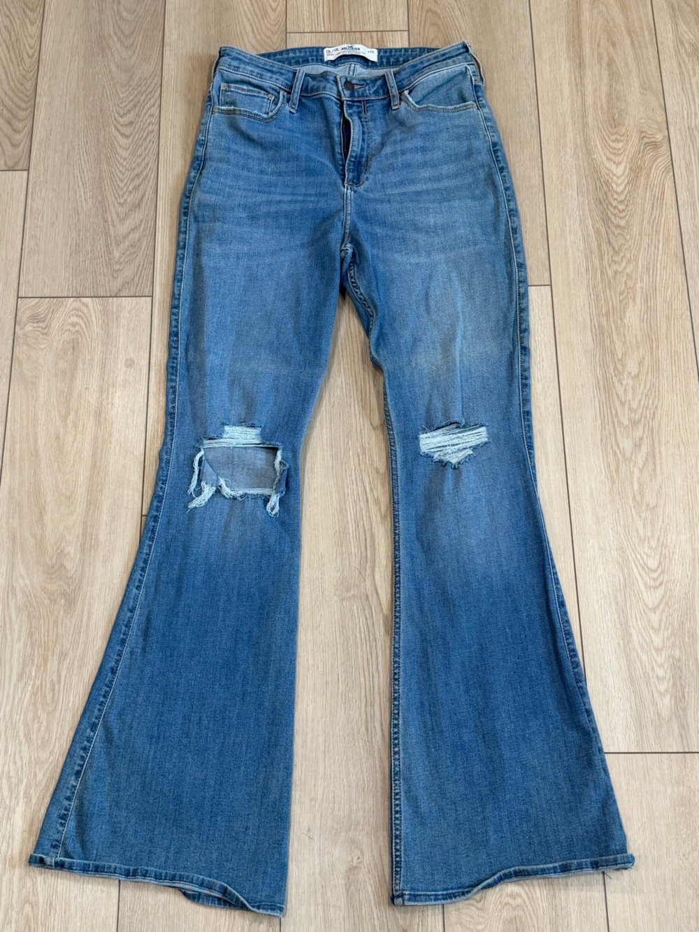 Hollister Curvy High Rise Vintage Flare Jeans Distressed Medium Wash 13L